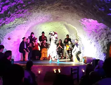 Cena con espectáculo (Templo del Flamenco) (1).webp